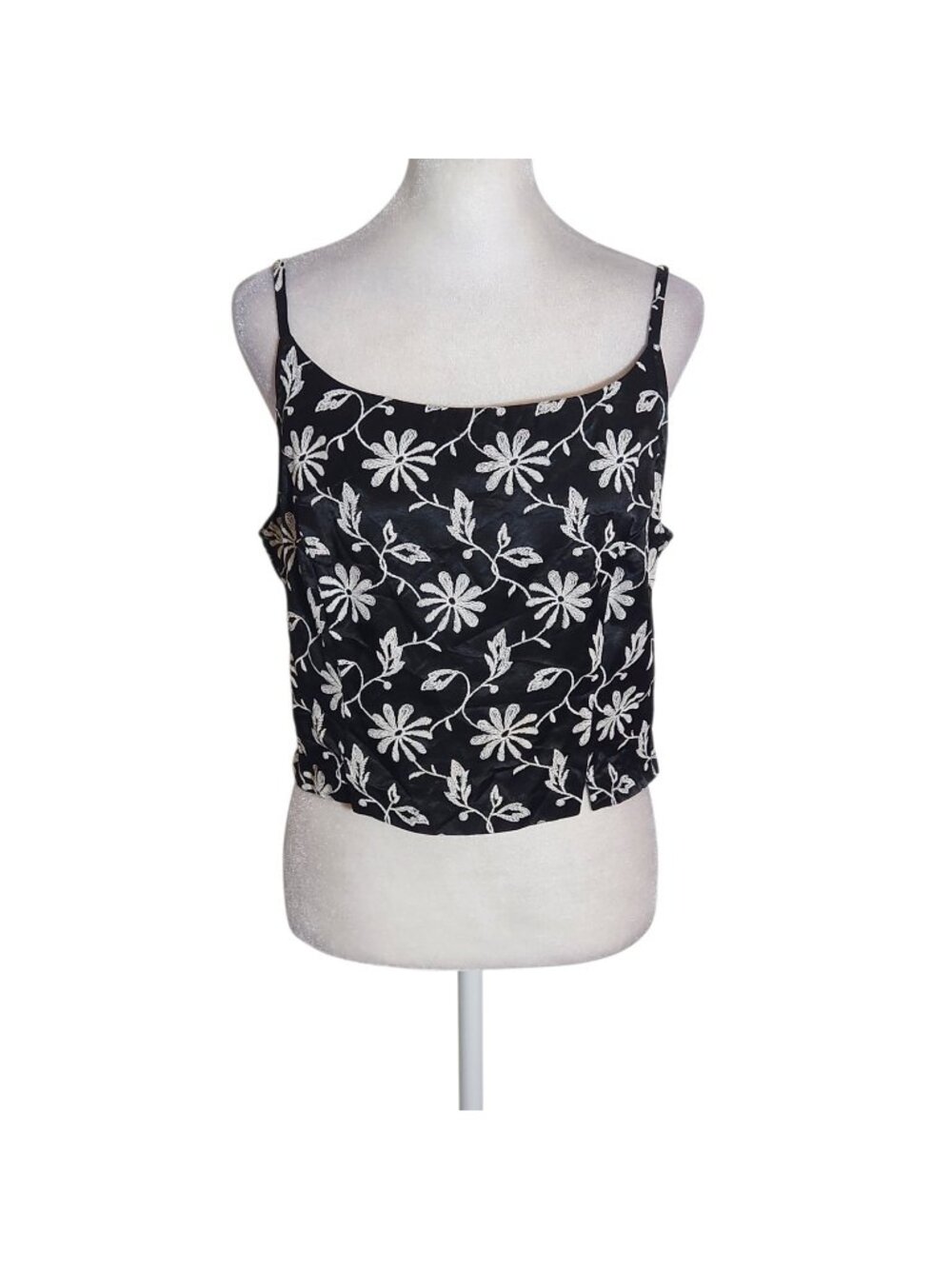 Tempted Black and White Floral Embroidered Cropped Tank Top Size Large